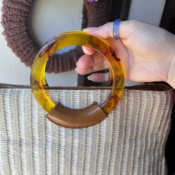 HOBO Sheila Bucket - Natural Straw bucket bag. - Picture 12 of 17